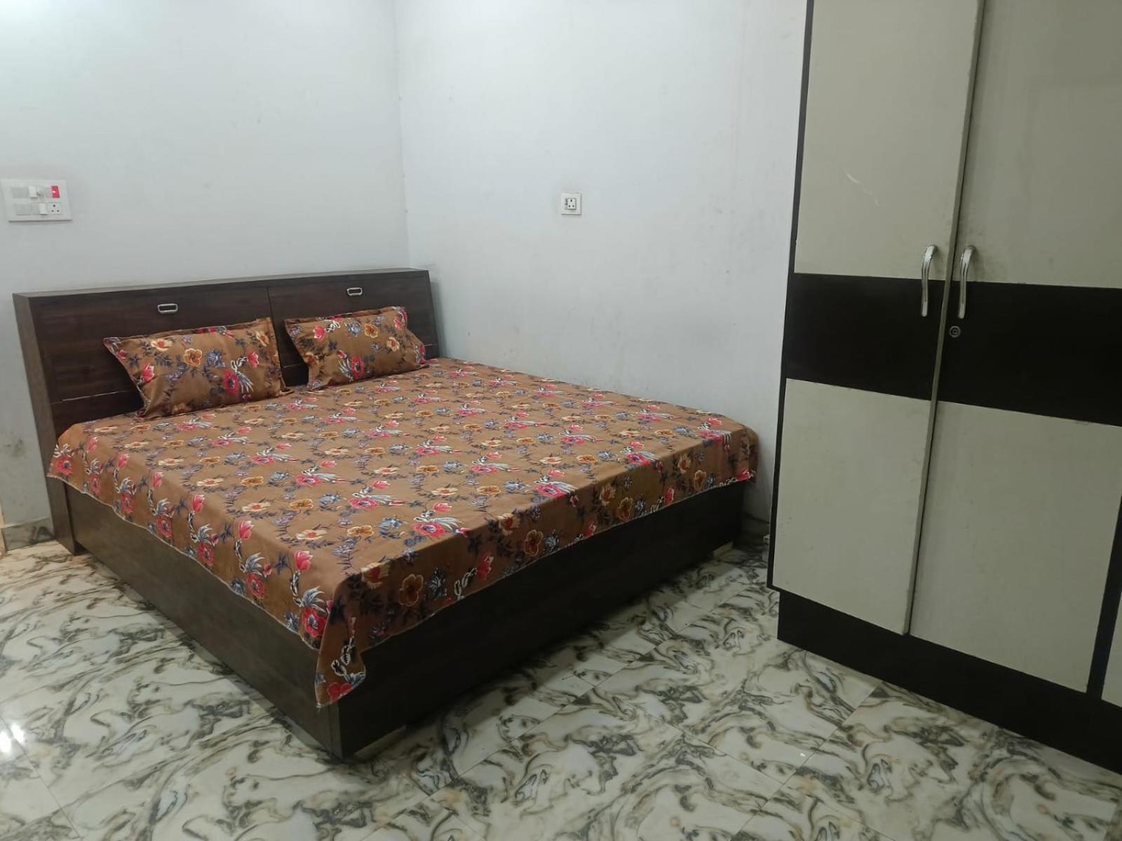 Om Home Stay Allāhābād Junction Exteriér fotografie